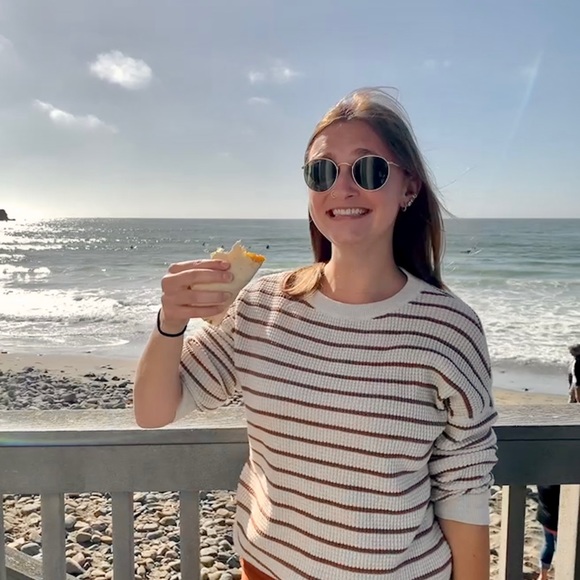 Meet your Posher, Jenna - Picture 3 of 3